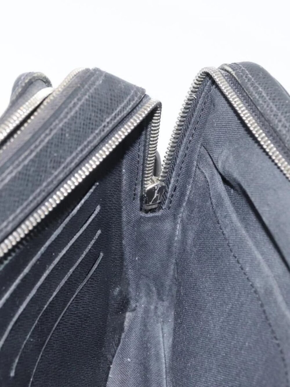LOUIS VUITTON Taiga Pavel Clutch Bag Ardoise - Picture 12 of 16